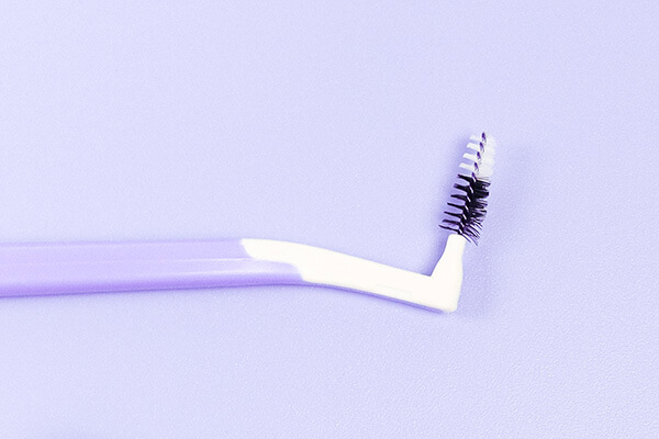 Leia mais sobre o artigo Para que serve a escova interdental e como utilizá-la?